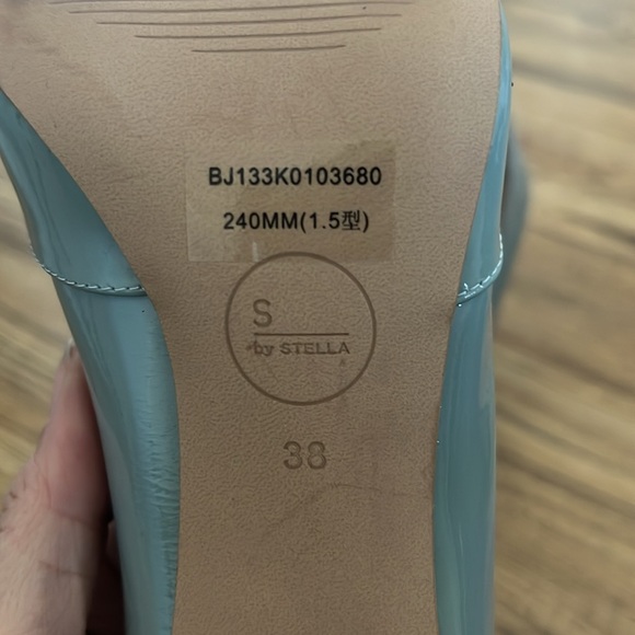 Light
S by Stella - Blue patent pumps - Picture 4 of 5